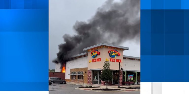 Huntsville Fire and Rescue respond to fire at Chuy’s restaurant, no injuries reported