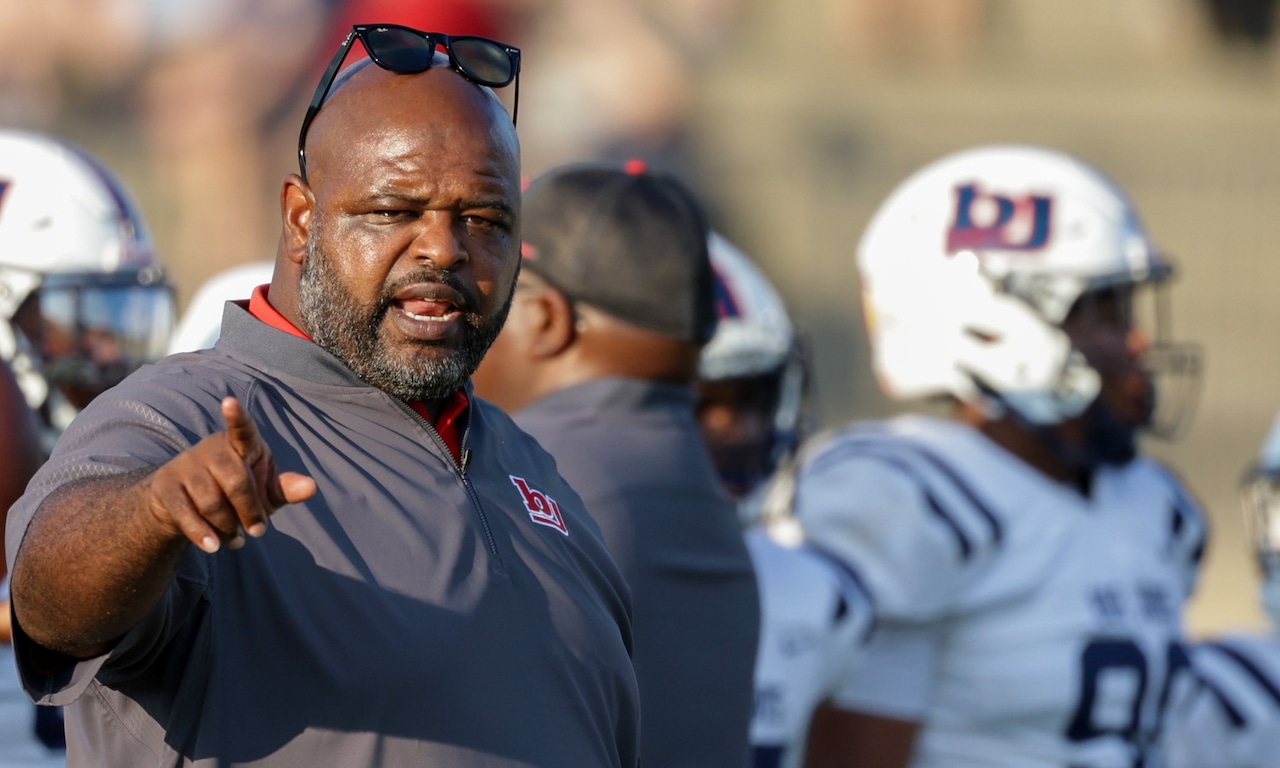 Veteran Class 7A head football coach announces retirement